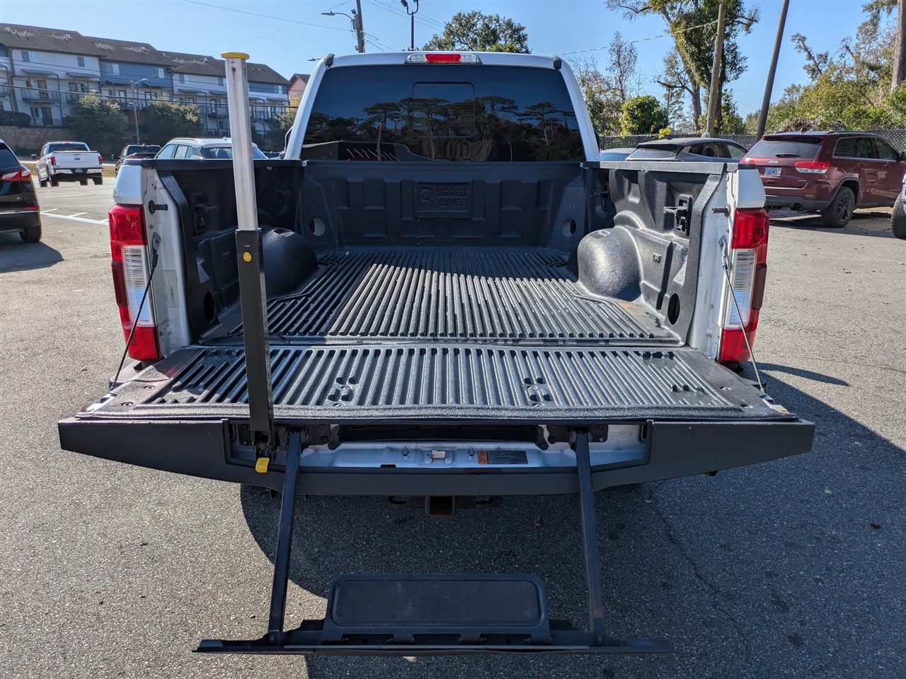 Ford F-250 SD Lariat Crew Cab 4WD 2019