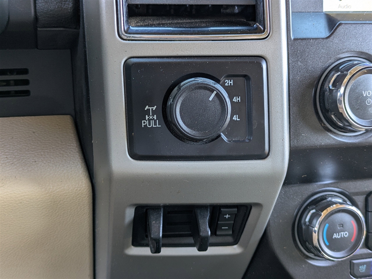 Ford F-250 SD Lariat Crew Cab 4WD 2019