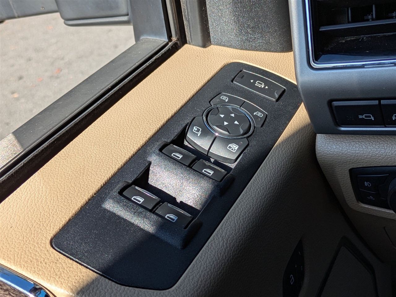 Ford F-250 SD Lariat Crew Cab 4WD 2019