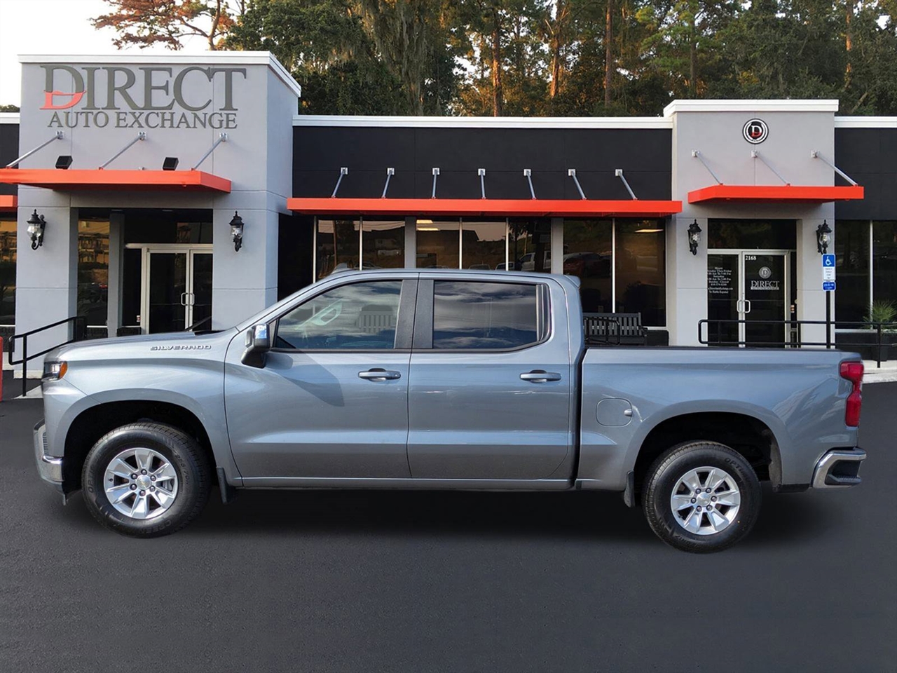Chevrolet Silverado 1500 LT Crew Cab 2WD 2021