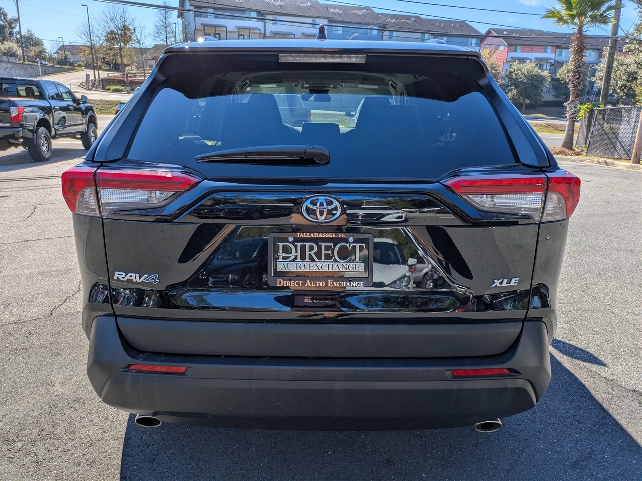 Toyota RAV4 XLE 2024