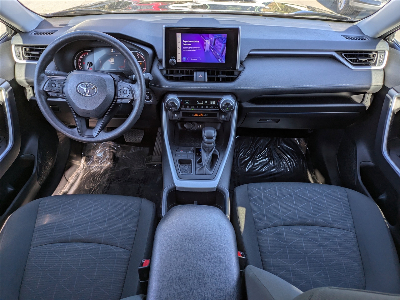 Toyota RAV4 XLE 2024