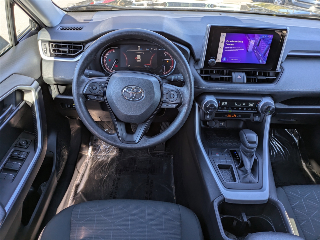 Toyota RAV4 XLE 2024