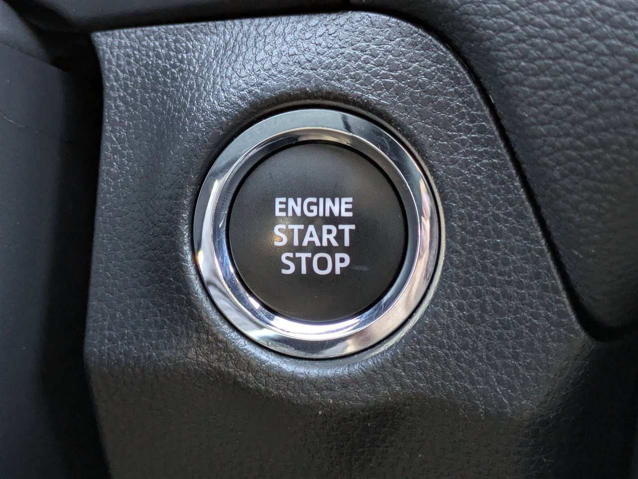 Toyota RAV4 XLE 2024