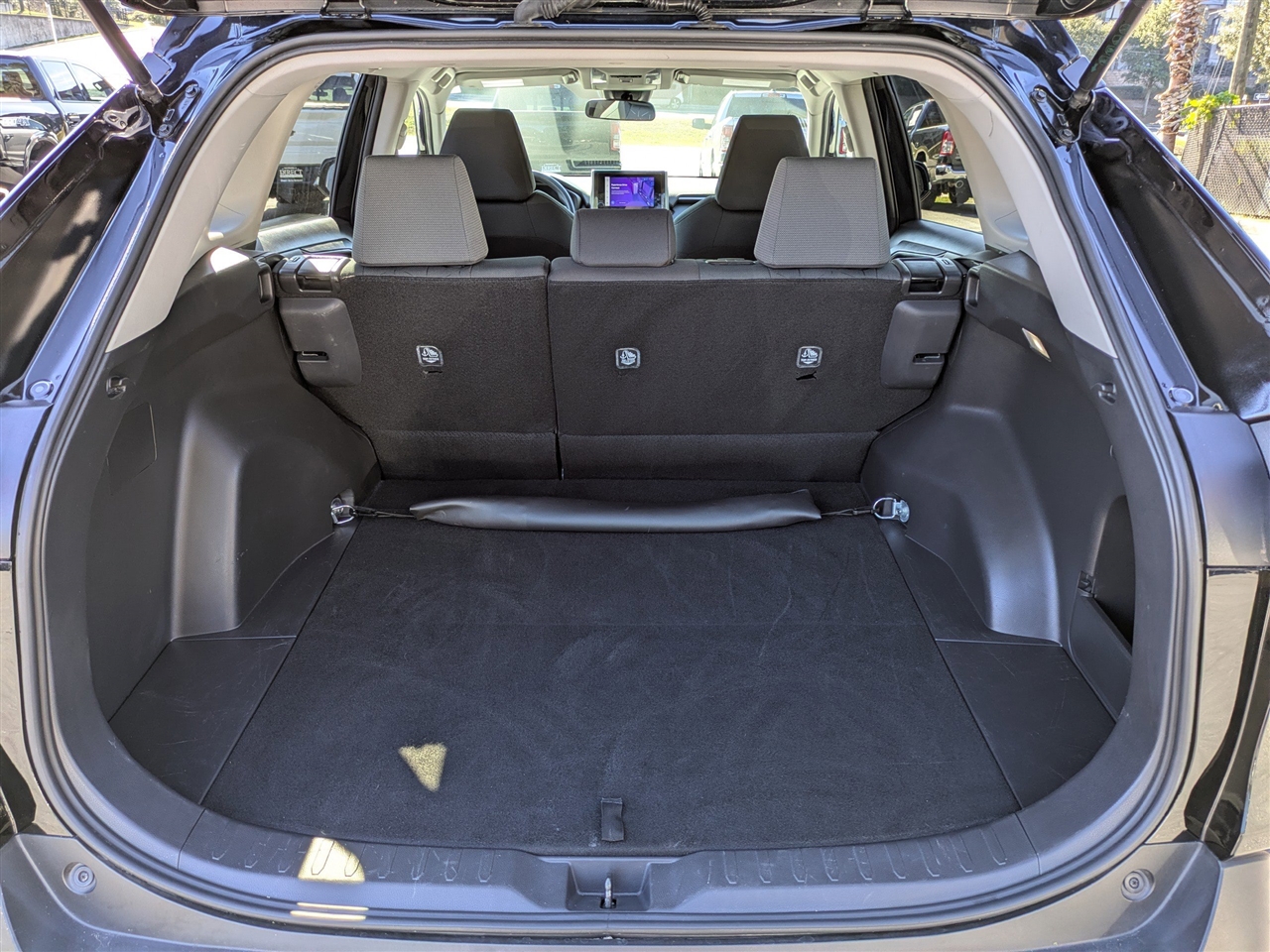 Toyota RAV4 XLE 2024