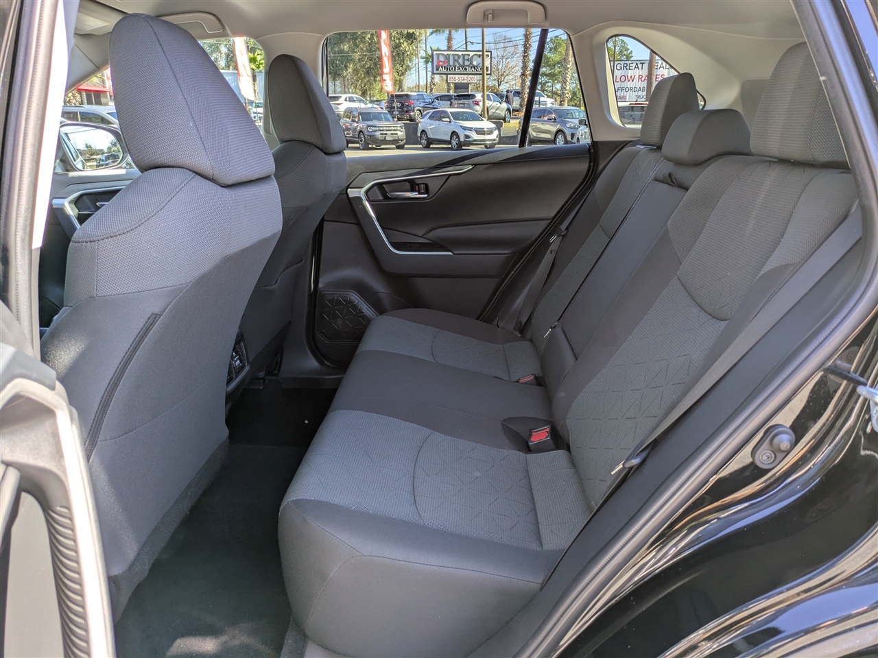 Toyota RAV4 XLE 2024