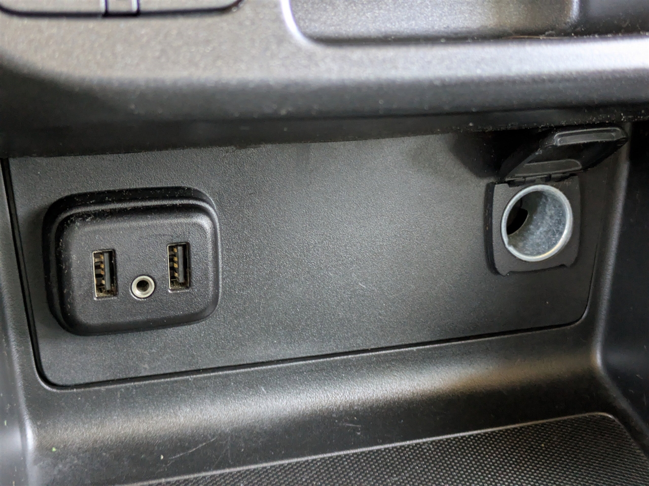 GMC Canyon All Terrain Crew Cab w/Leather Long Box 4WD 2020