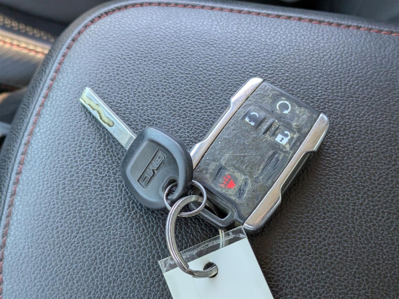 GMC Canyon All Terrain Crew Cab w/Leather Long Box 4WD 2020