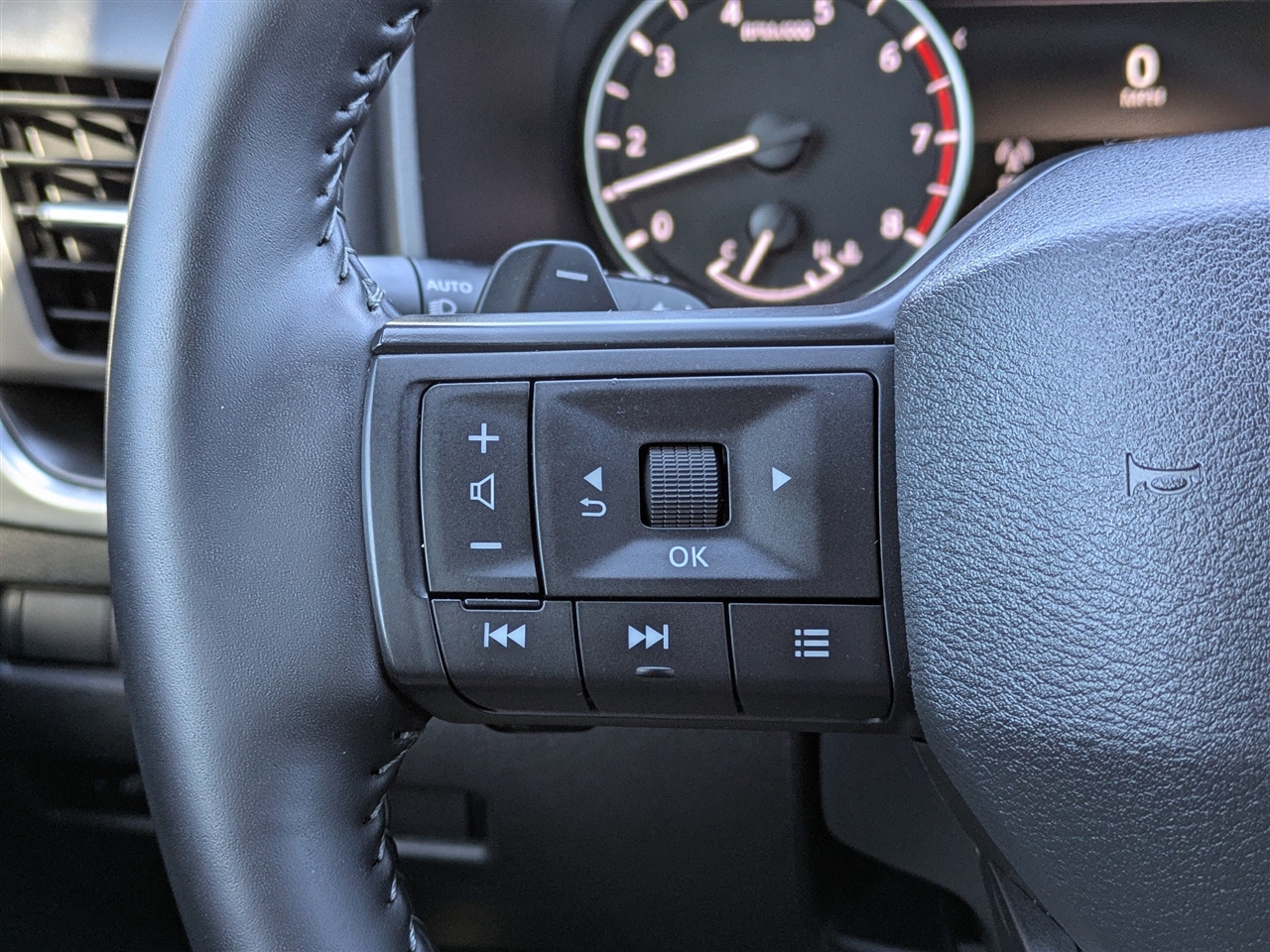 Nissan Rogue SV 2025