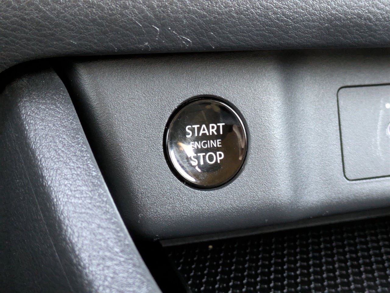 Nissan Rogue SV 2025