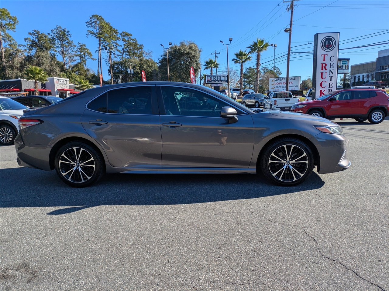 Toyota Camry SE 2019