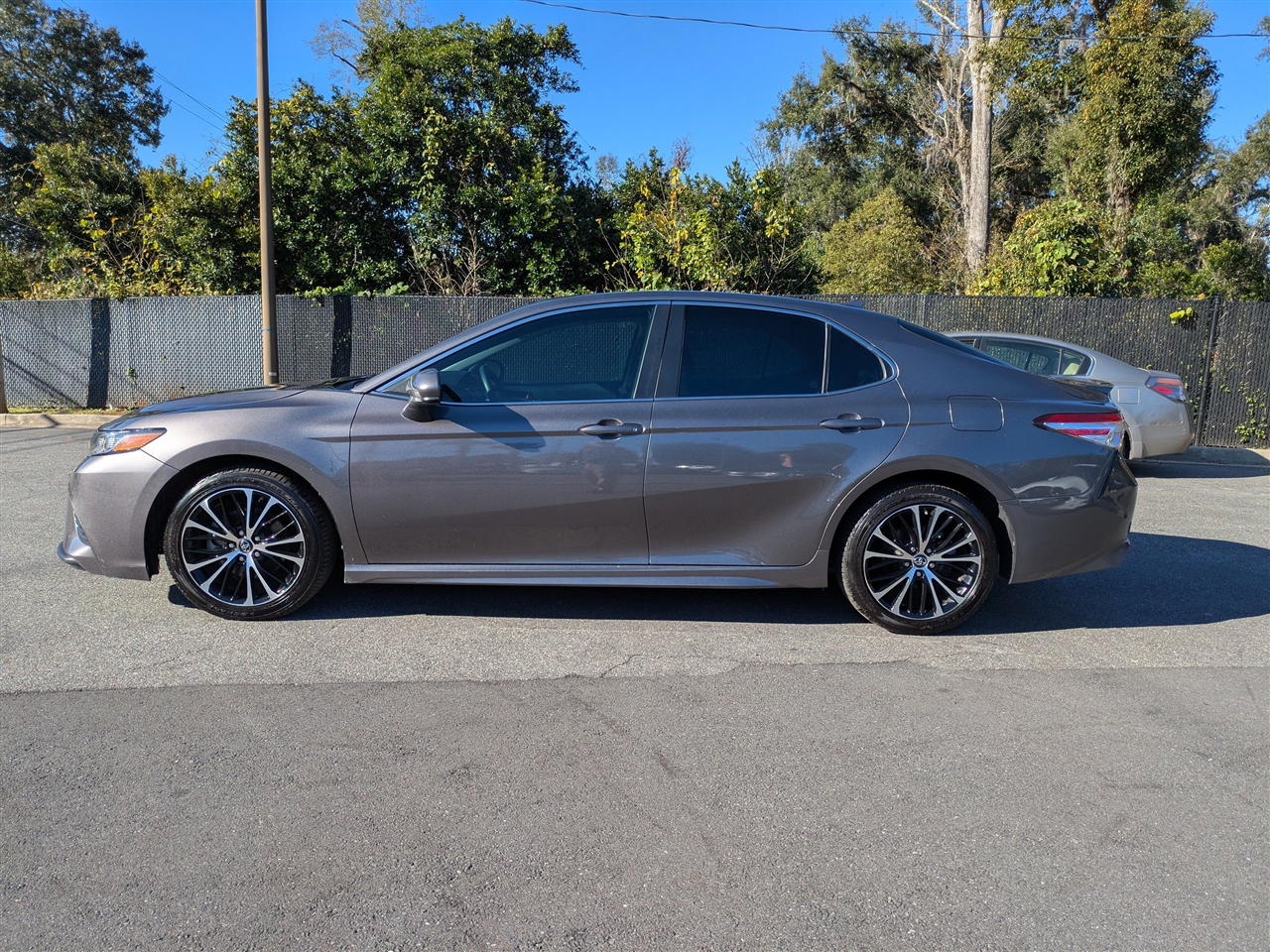 Toyota Camry SE 2019