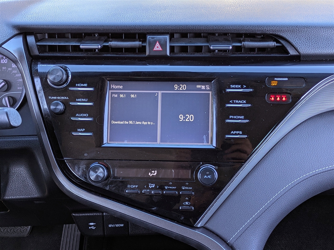 Toyota Camry SE 2019