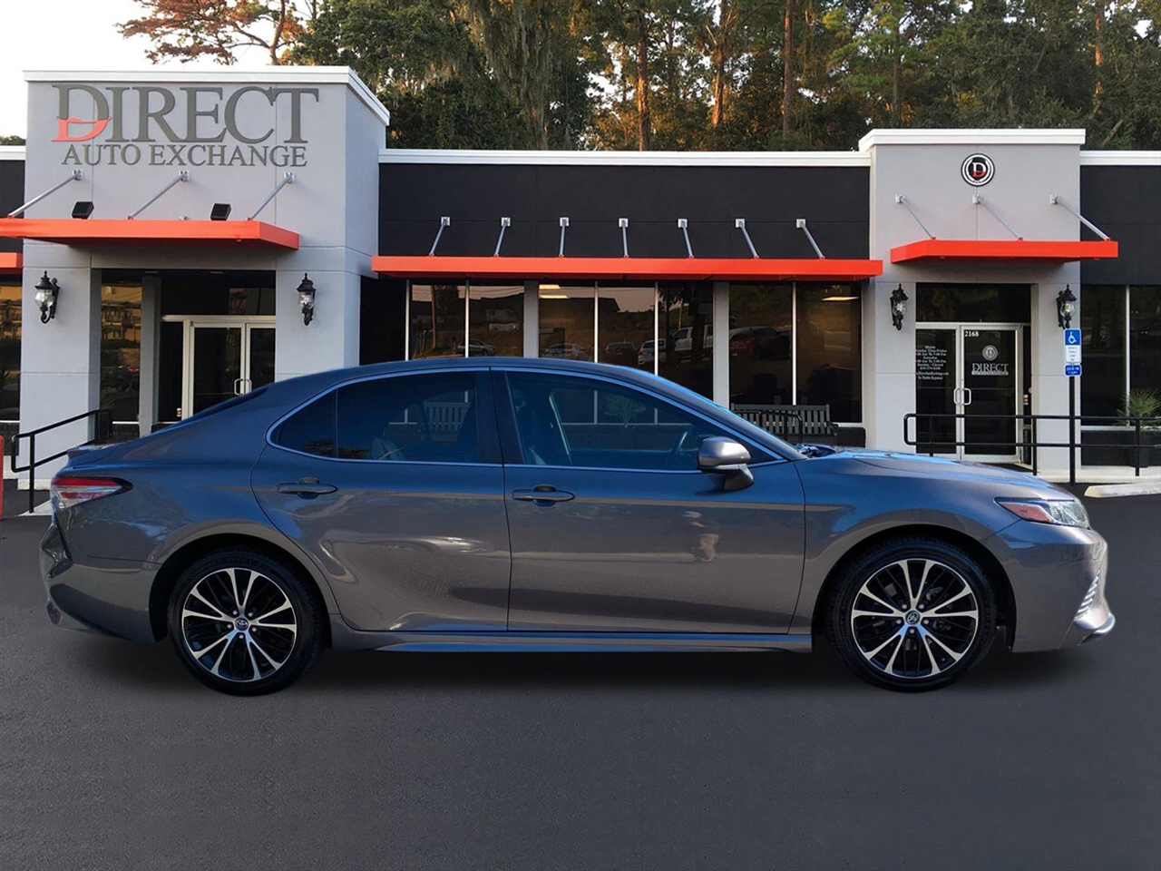 Toyota Camry SE 2019