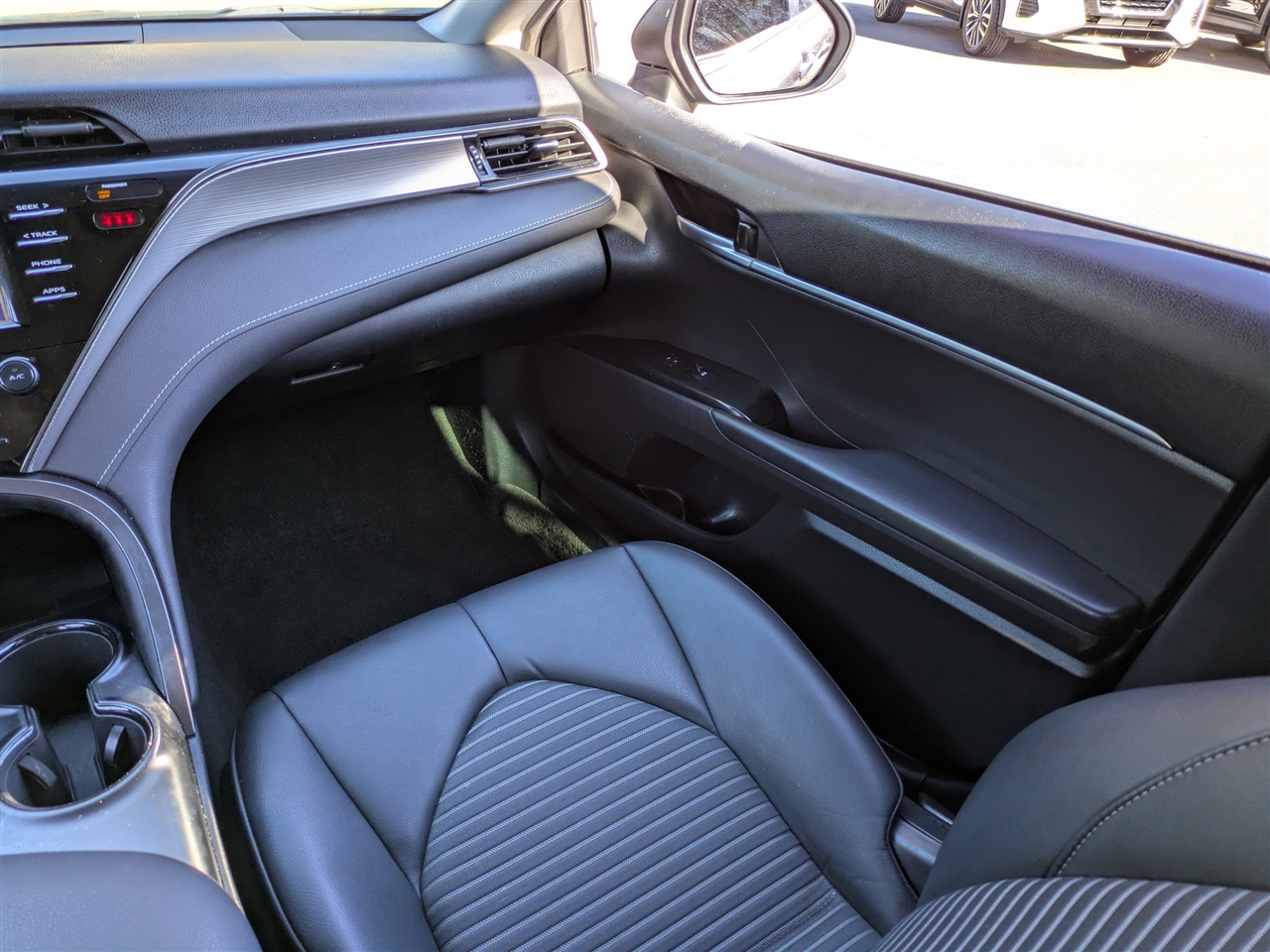 Toyota Camry SE 2019