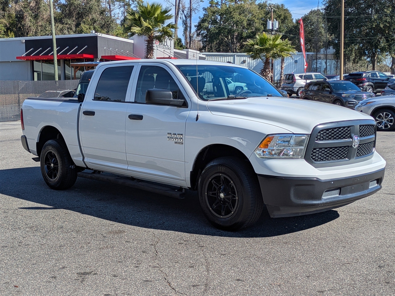 RAM 1500 Classic Tradesman Crew Cab SWB 4WD 2020