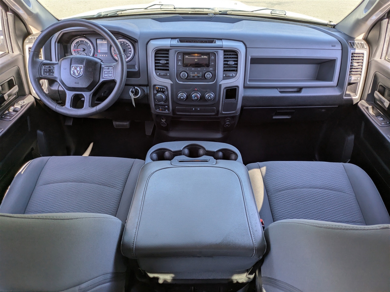 RAM 1500 Classic Tradesman Crew Cab SWB 4WD 2020