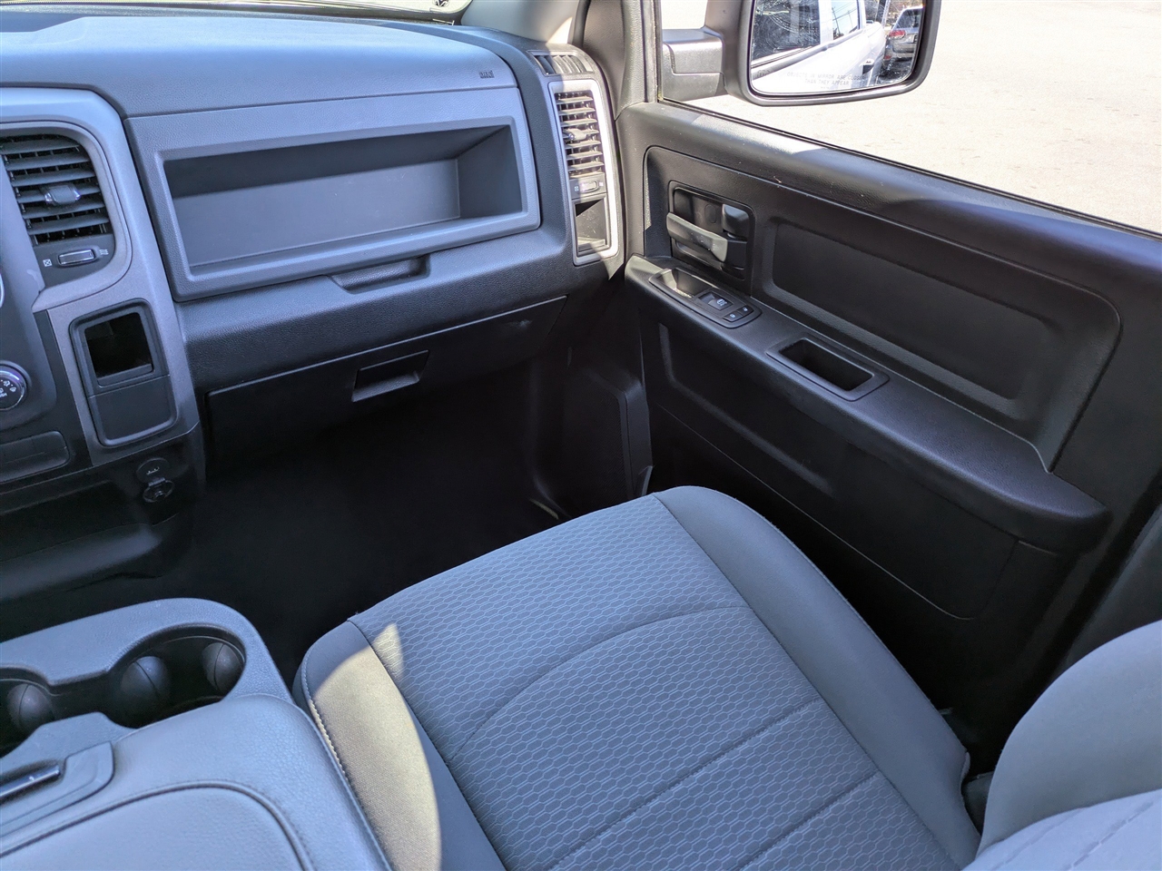 RAM 1500 Classic Tradesman Crew Cab SWB 4WD 2020