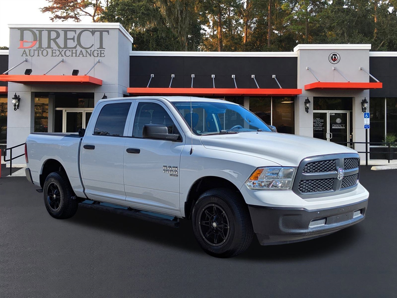 RAM 1500 Classic Tradesman Crew Cab SWB 4WD 2020
