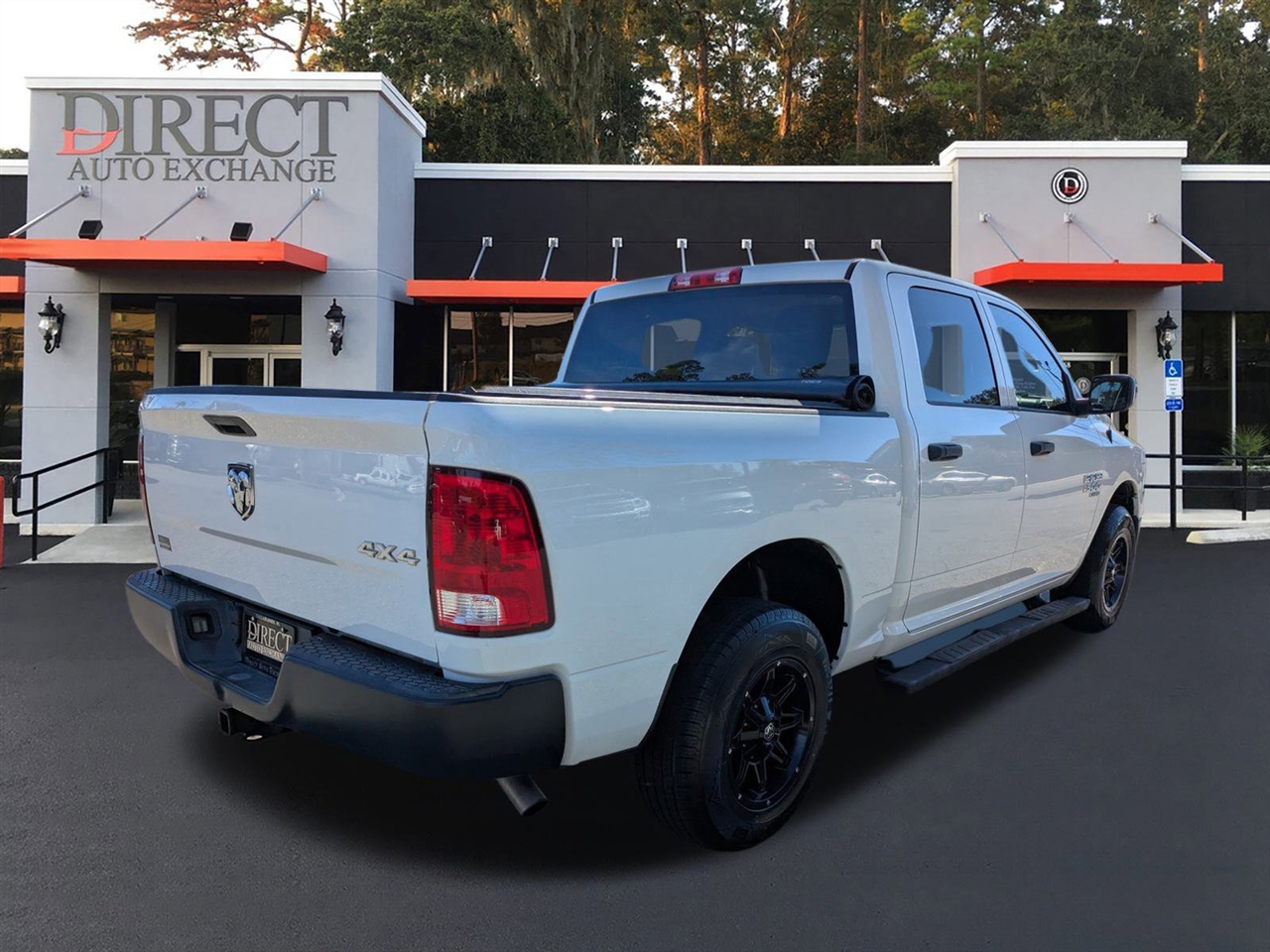 RAM 1500 Classic Tradesman Crew Cab SWB 4WD 2020