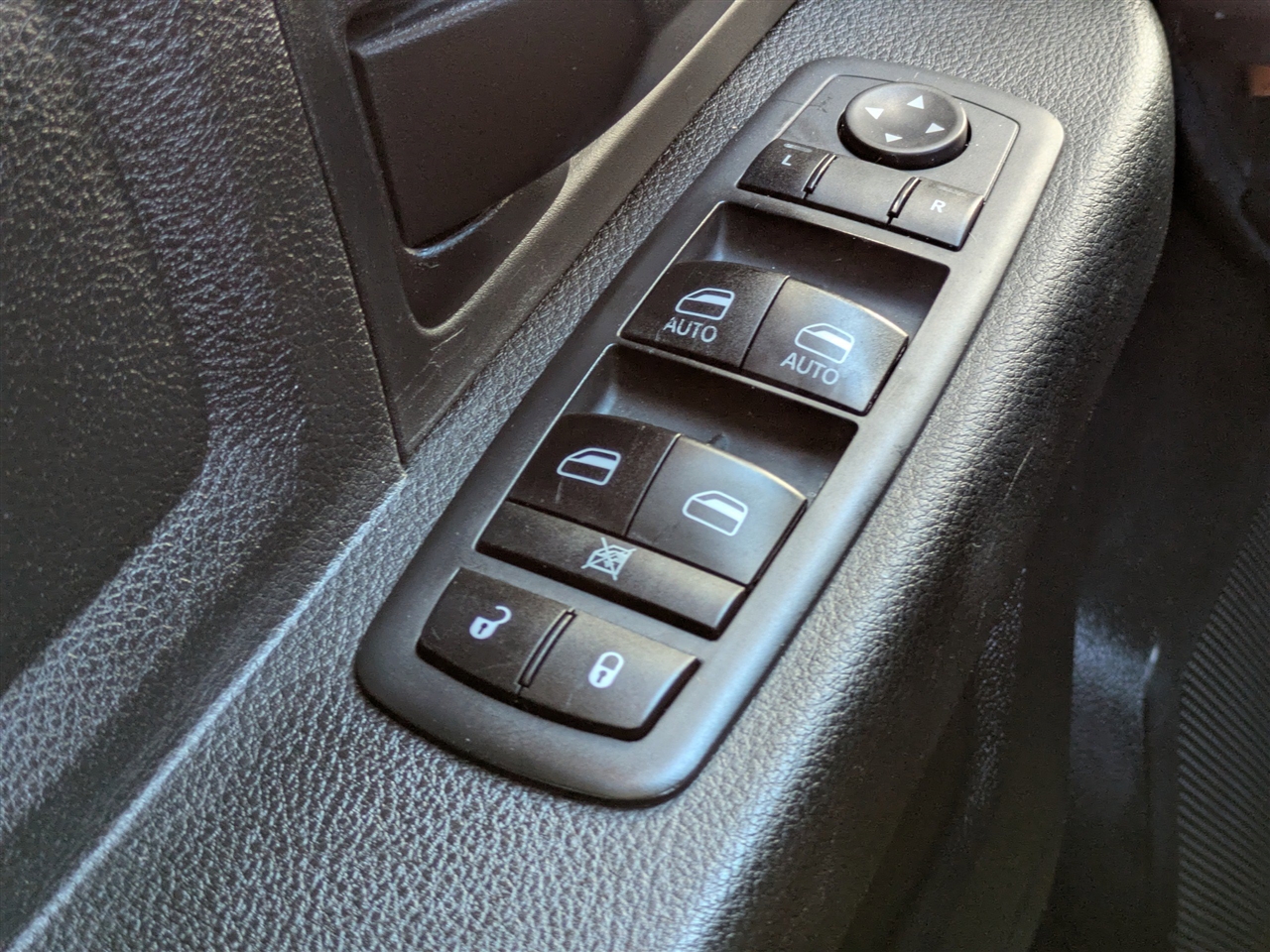 RAM 1500 Classic Tradesman Crew Cab SWB 4WD 2020