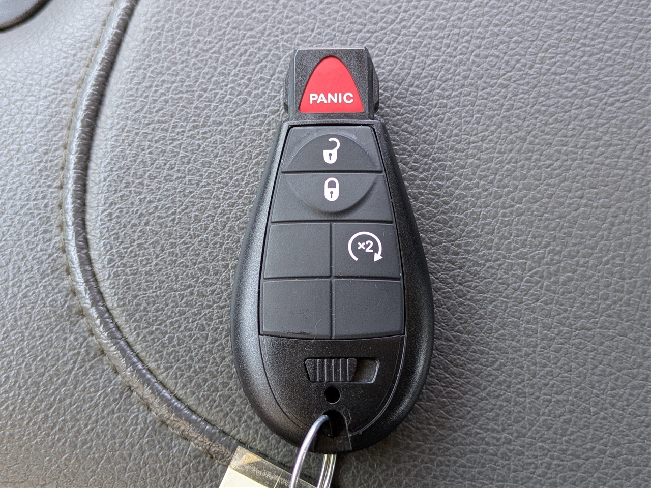 RAM 1500 Classic Tradesman Crew Cab SWB 4WD 2020