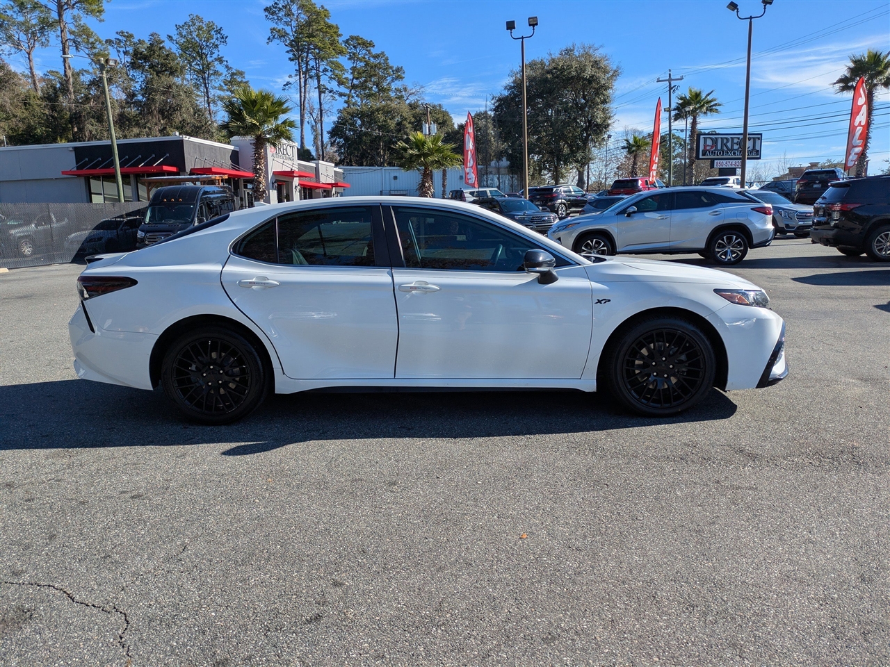 Toyota Camry SE 2023