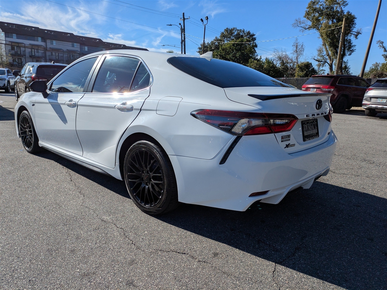 Toyota Camry SE 2023