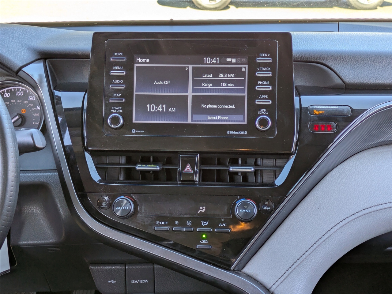 Toyota Camry SE 2023