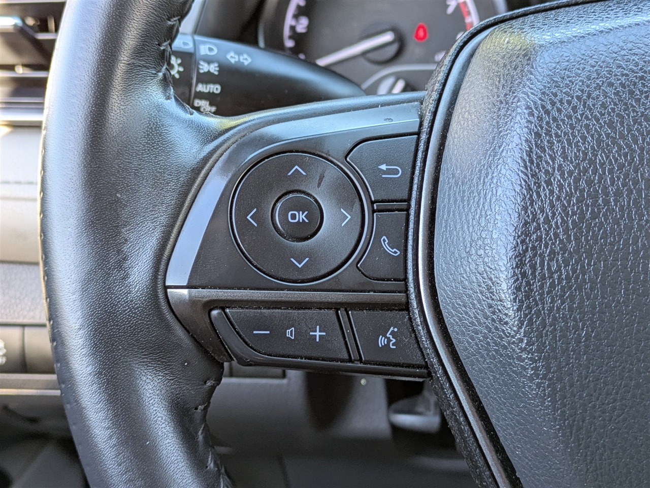 Toyota Camry SE 2023