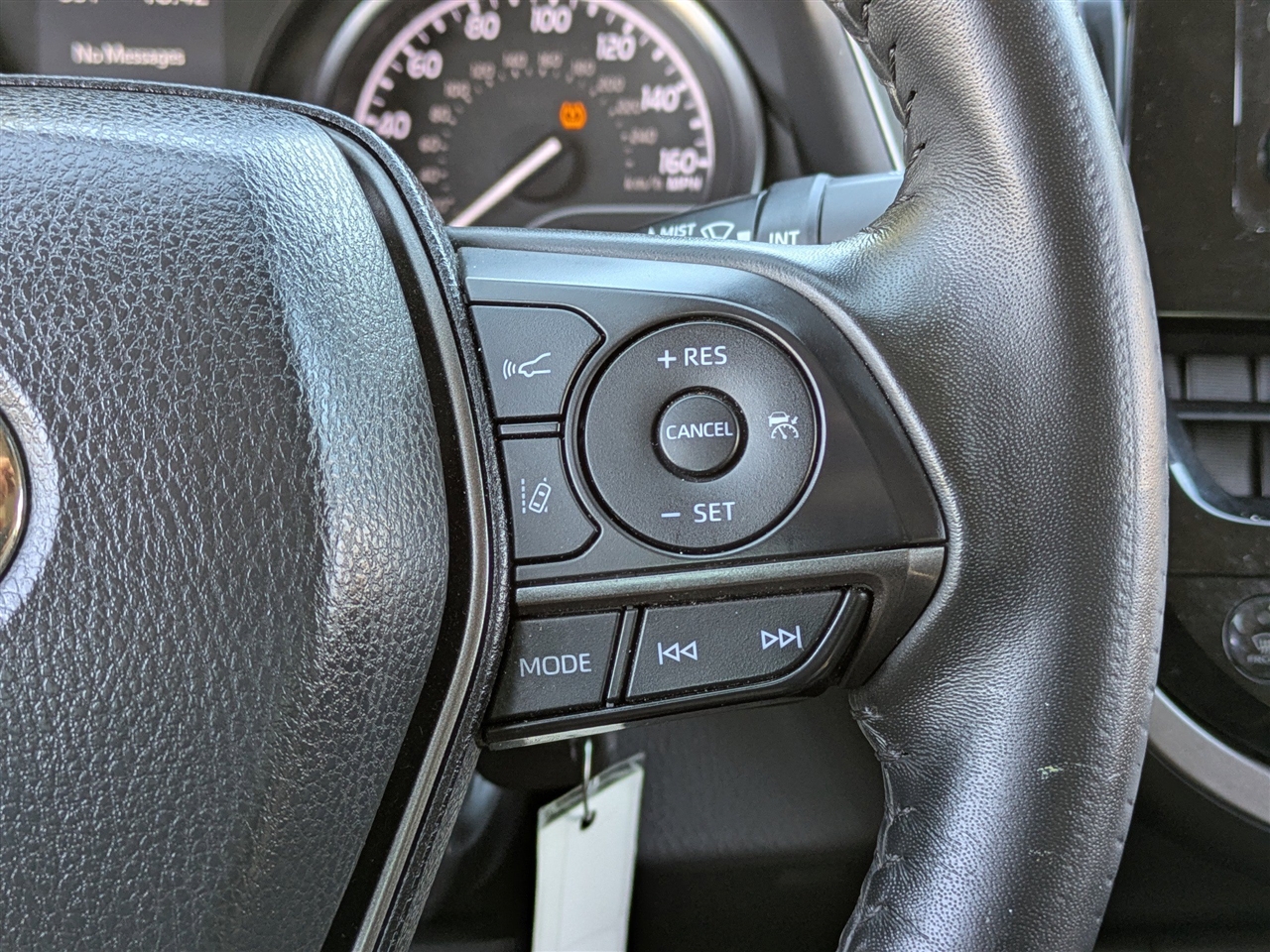 Toyota Camry SE 2023