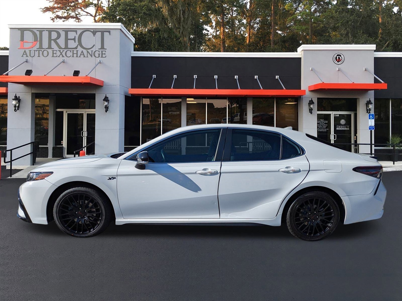 Toyota Camry SE 2023