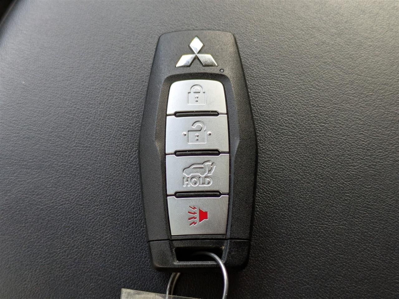 Mitsubishi Outlander SE 2WD 2023