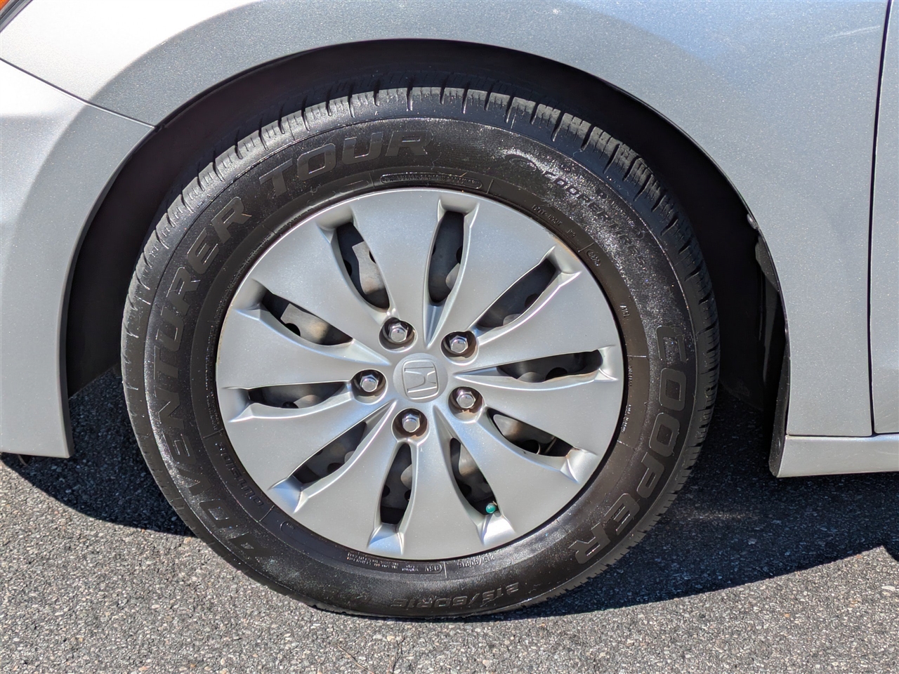 Honda Accord LX sedan AT 2012