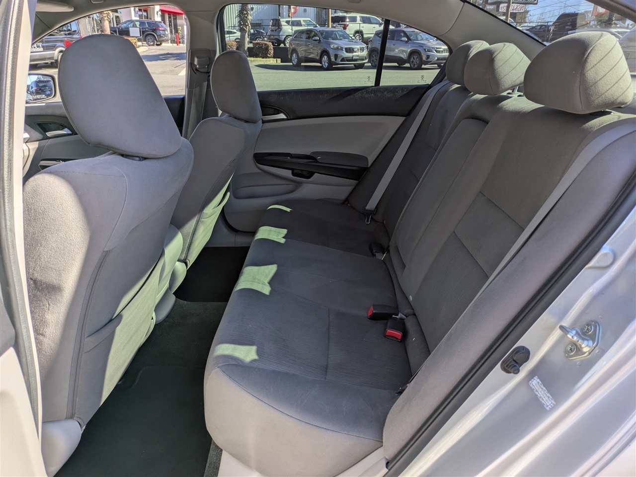 Honda Accord LX sedan AT 2012