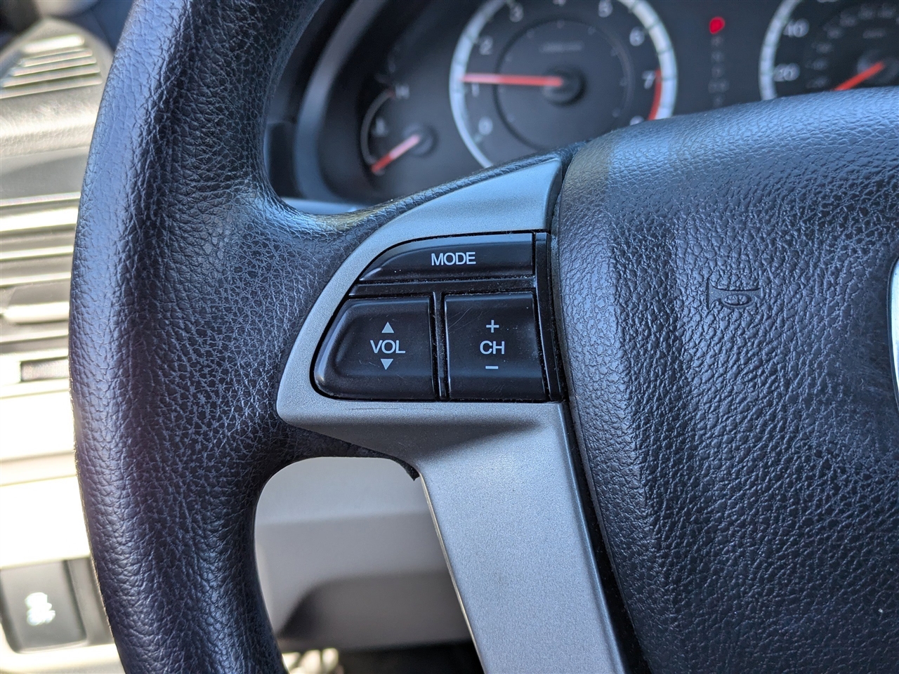 Honda Accord LX sedan AT 2012