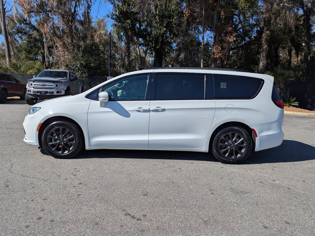 Chrysler Pacifica Touring Plus 2021