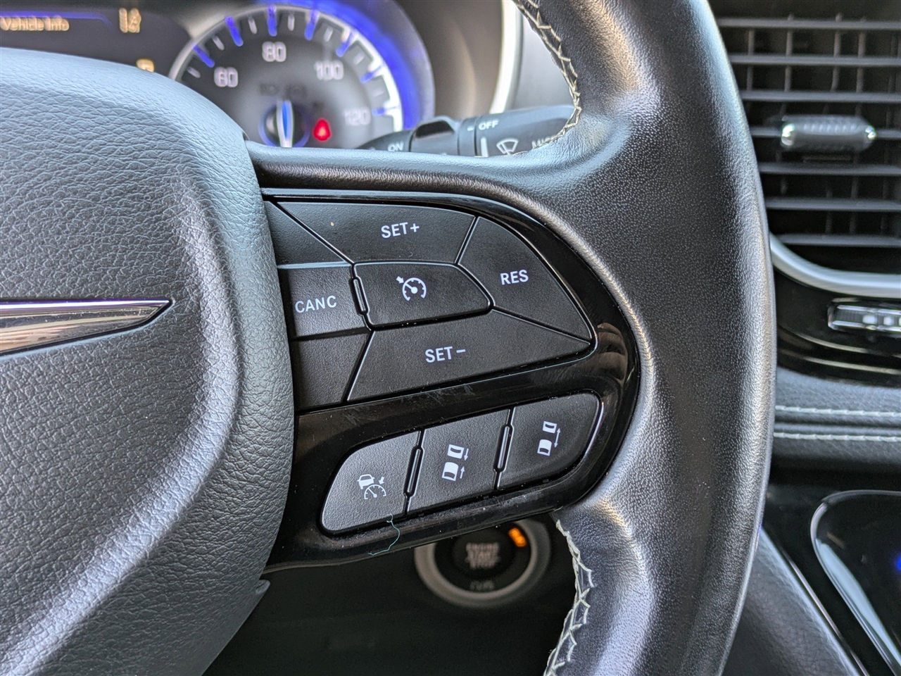 Chrysler Pacifica Touring Plus 2021