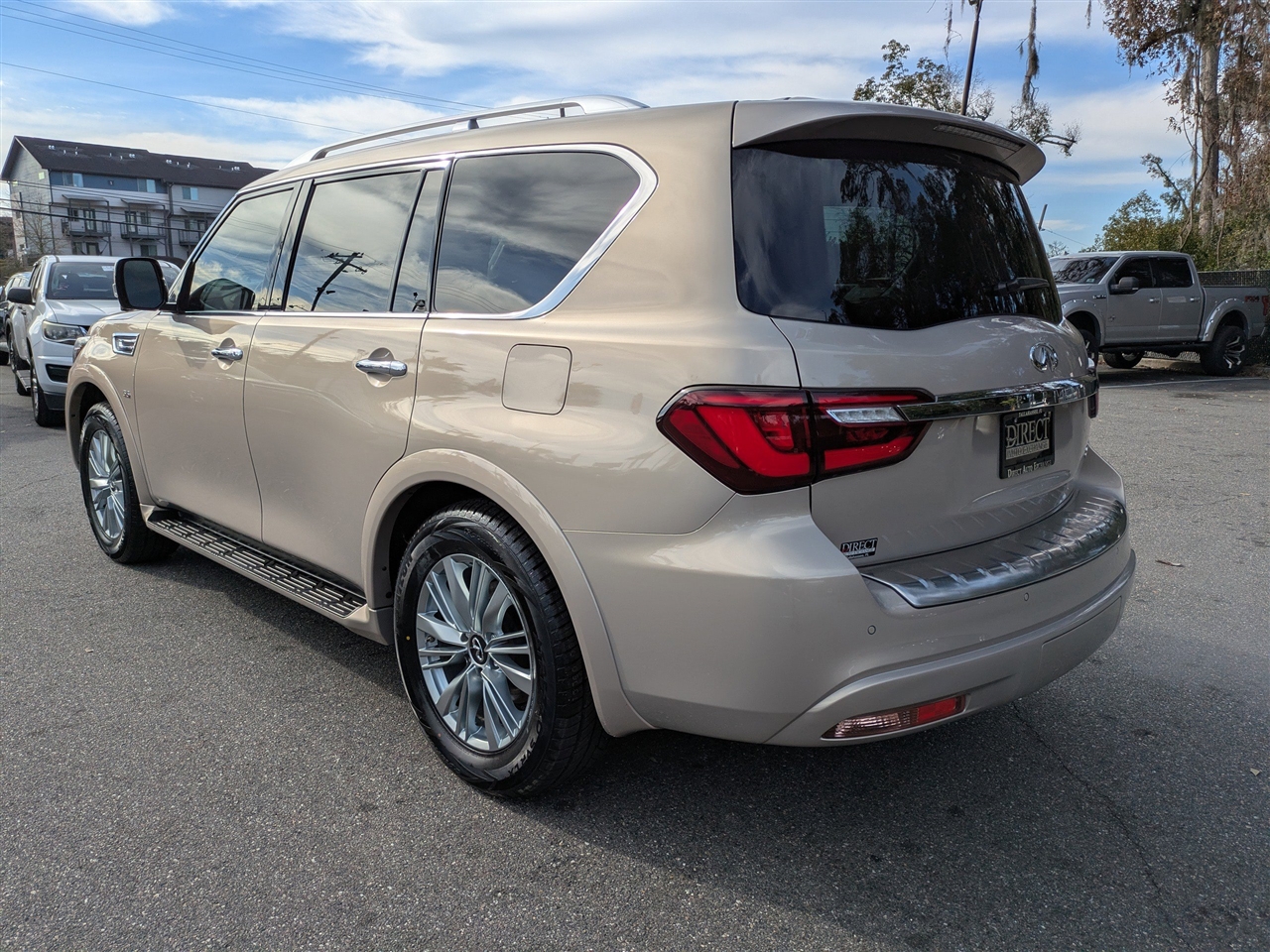 Infiniti QX80 LUXE 2019