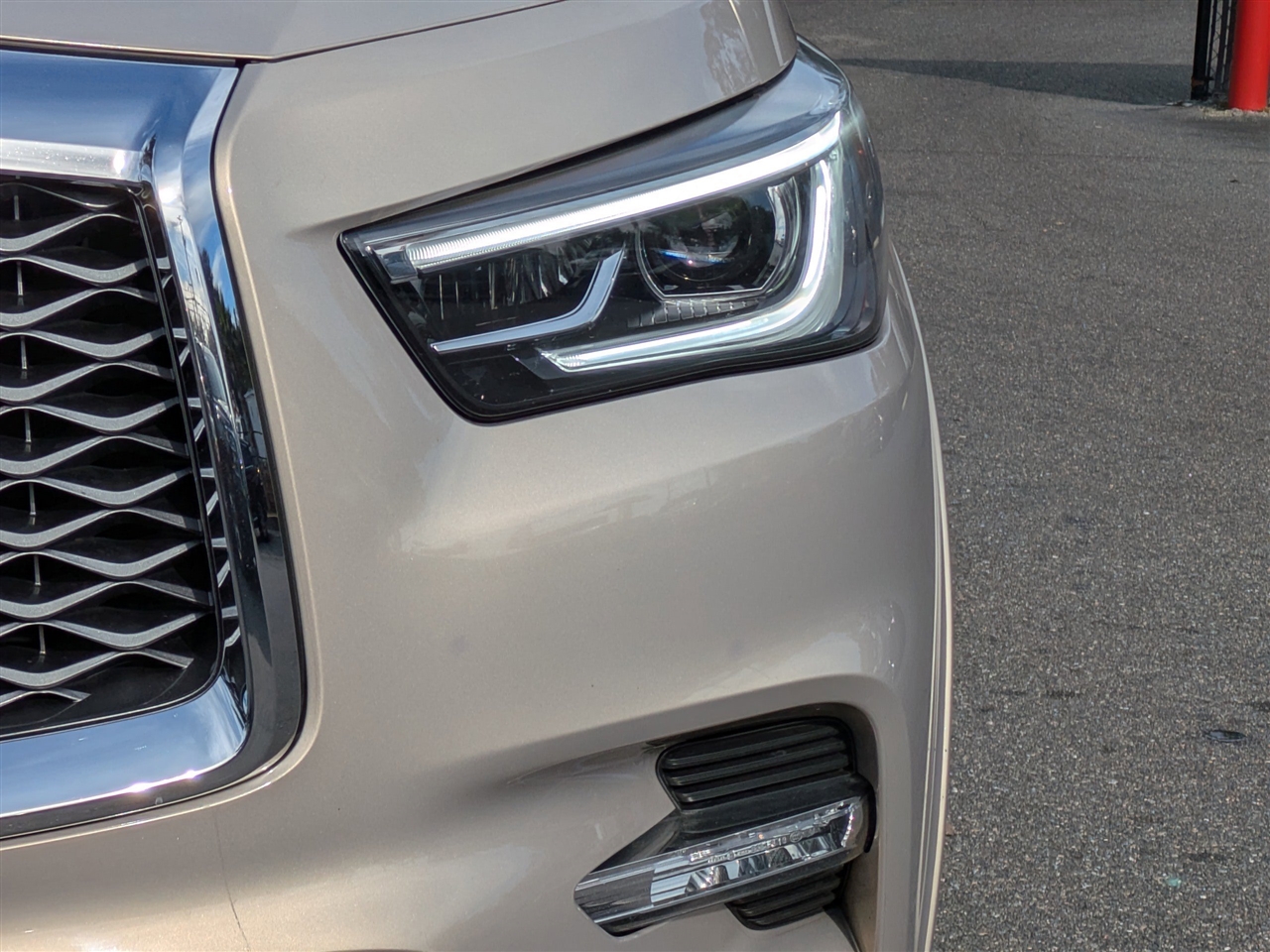 Infiniti QX80 LUXE 2019