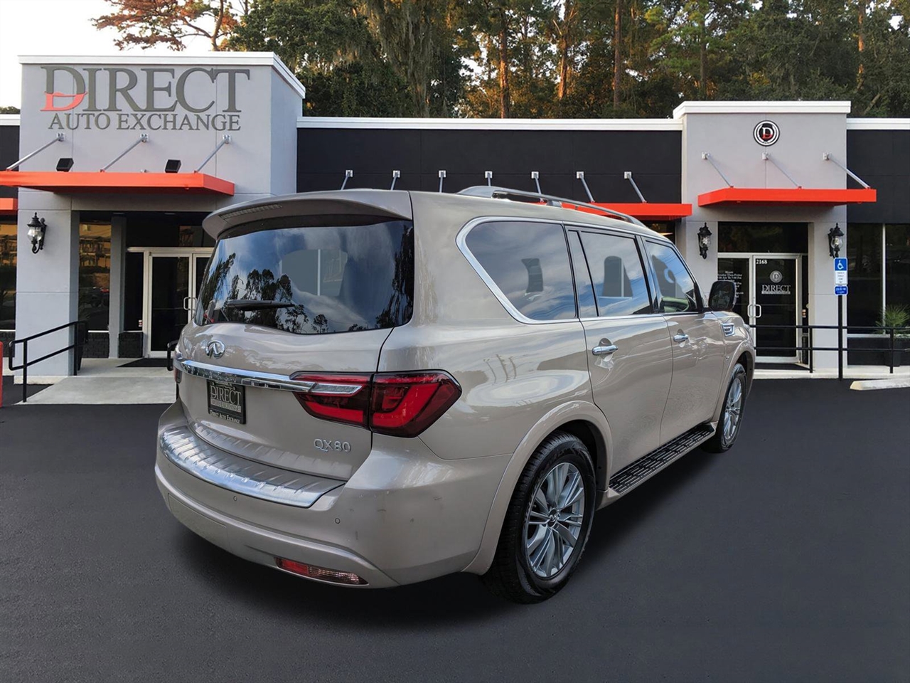 Infiniti QX80 LUXE 2019