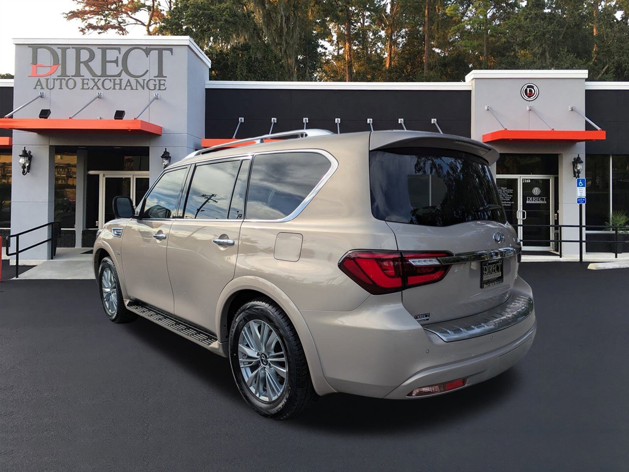 Infiniti QX80 LUXE 2019