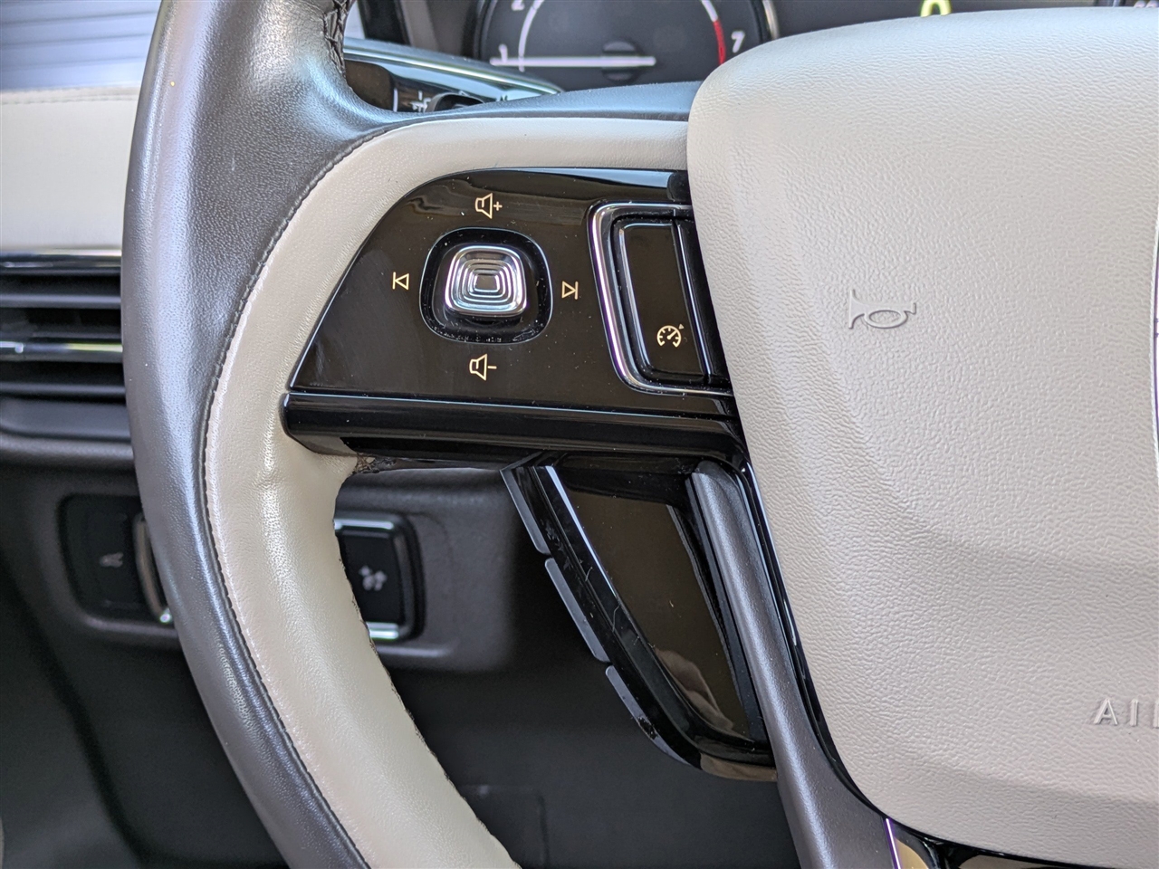 Lincoln Corsair Base 2020