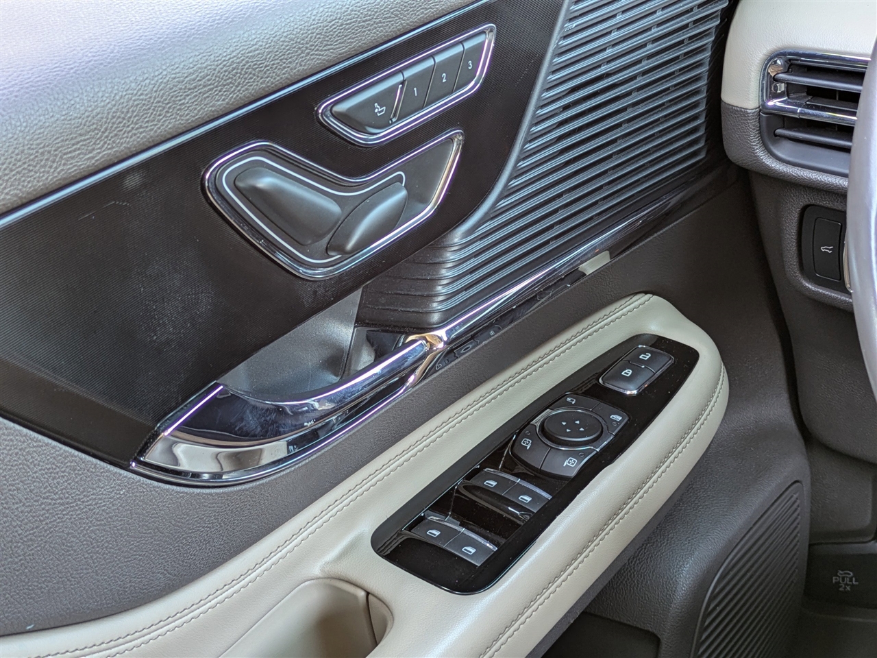 Lincoln Corsair Base 2020