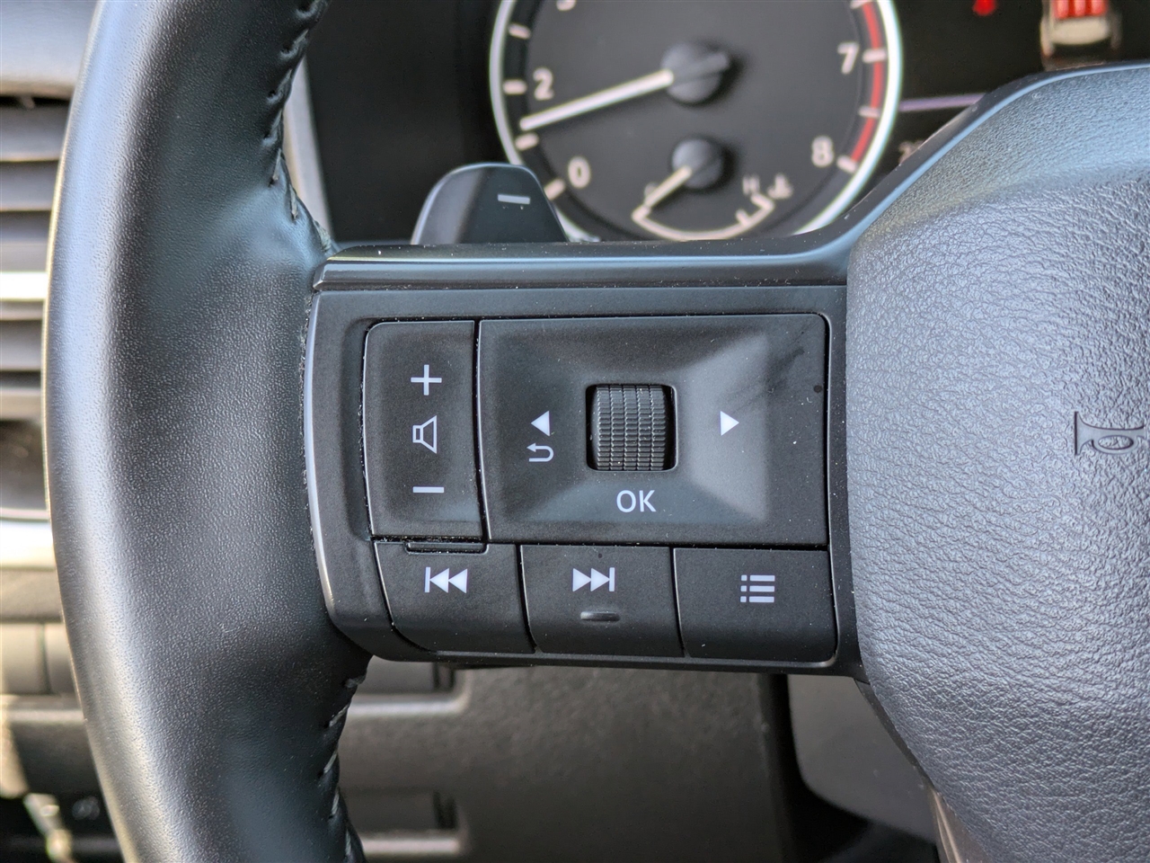 Nissan Rogue SV 2025