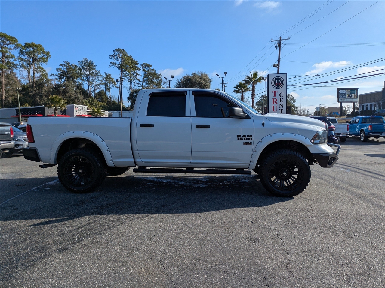 RAM 1500 Tradesman Crew Cab LWB 4WD 2017