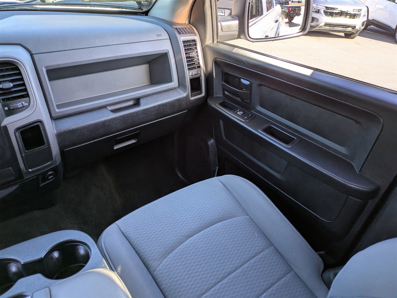 RAM 1500 Tradesman Crew Cab LWB 4WD 2017