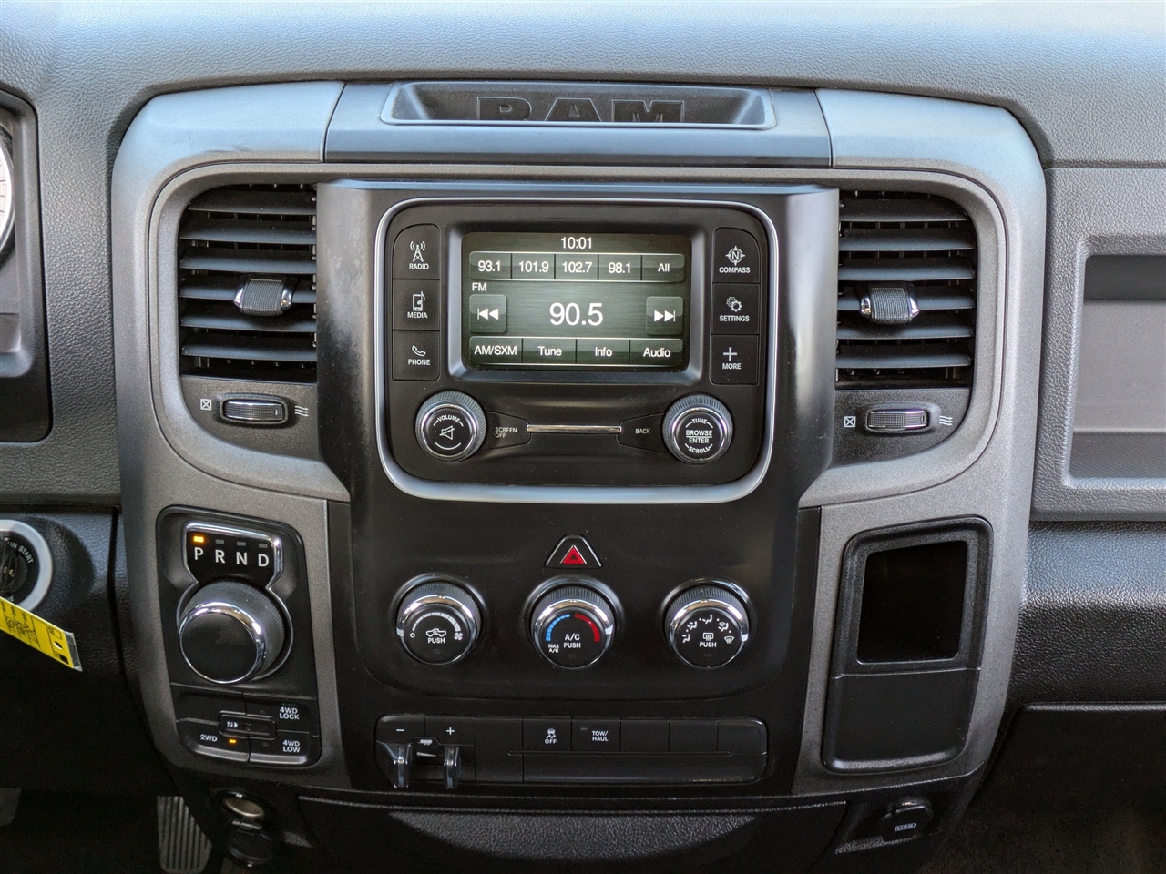 RAM 1500 Tradesman Crew Cab LWB 4WD 2017