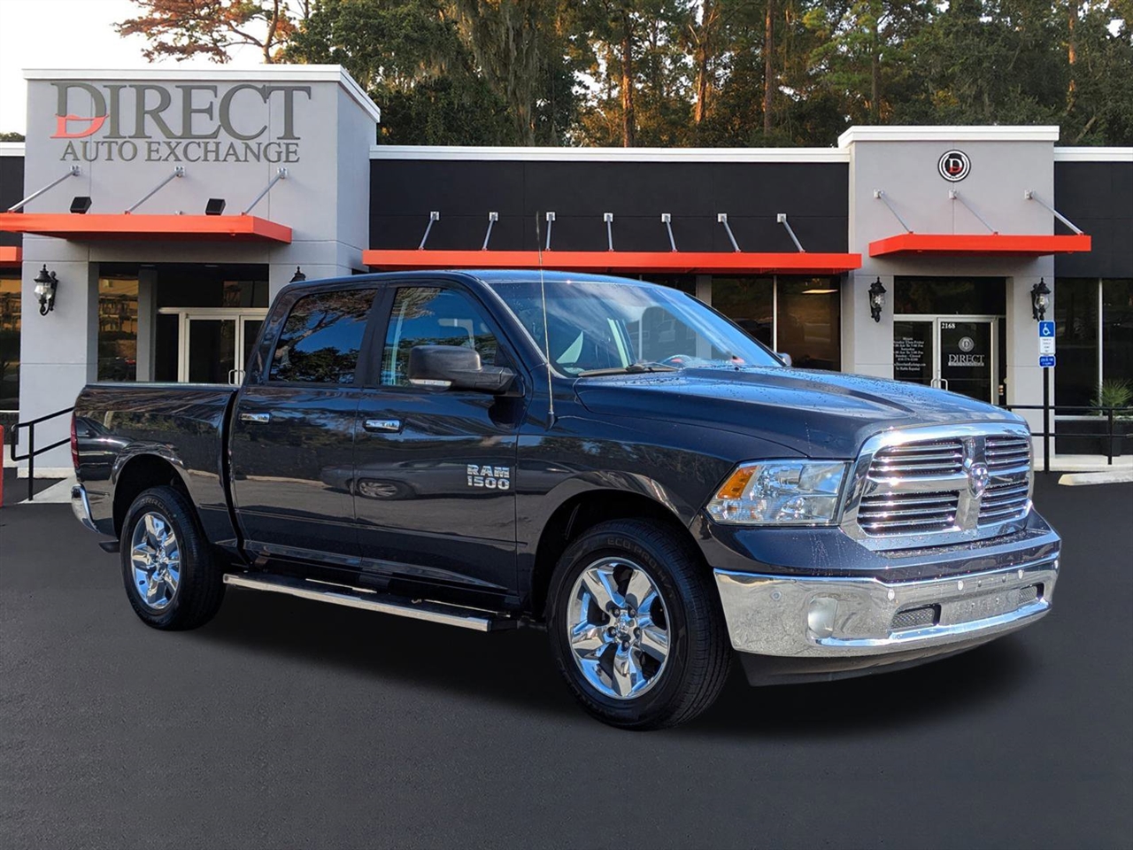 RAM 1500 SLT Crew Cab SWB 4WD 2016
