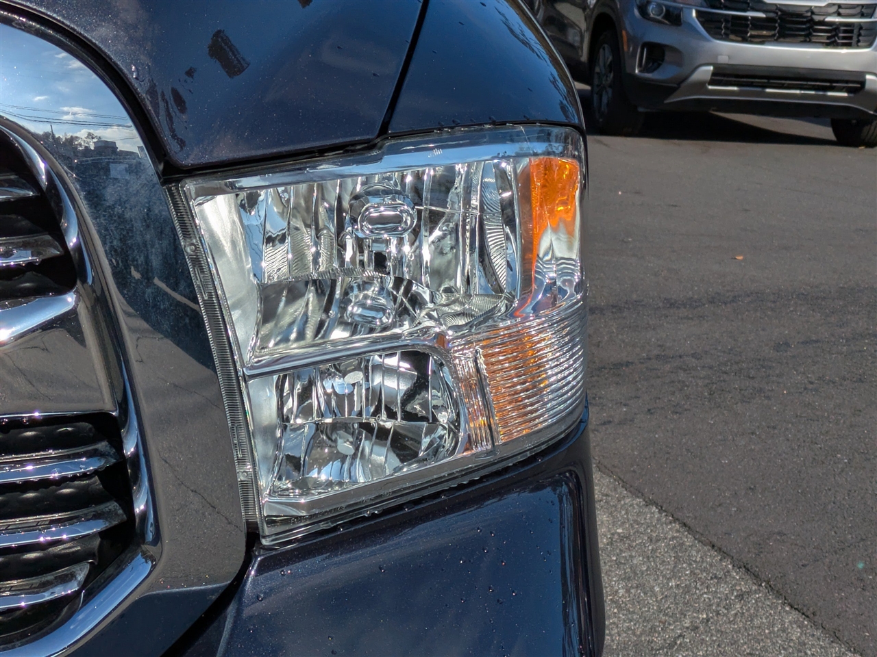 RAM 1500 SLT Crew Cab SWB 4WD 2016